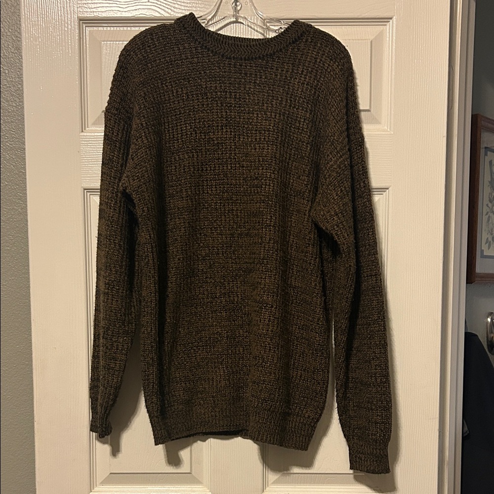 Vgt Men's Sweater Graphix knit sweater. Large
